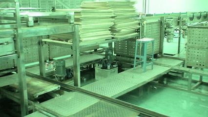 zwzk-2-全自動(dòng)裝筐、卸筐機(jī)組-浙江煒馳輕工機(jī)械