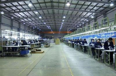 碩士生創(chuàng)業(yè)開工廠,做模具賣電器成為十億富豪